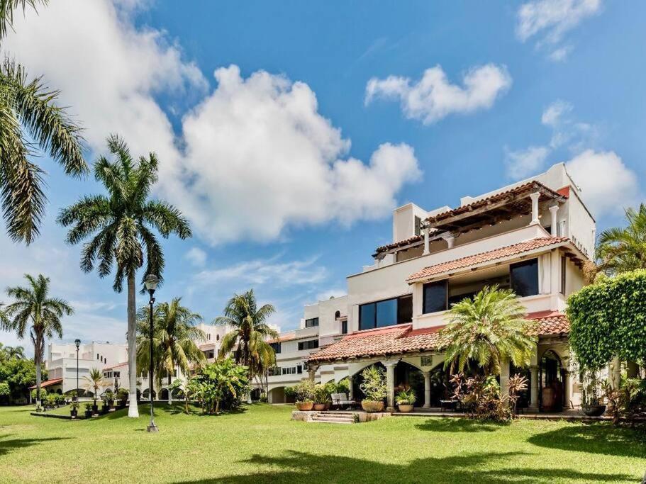 Elegant Lagoon Front Villa By Casa Paraiso Канкун Екстериор снимка